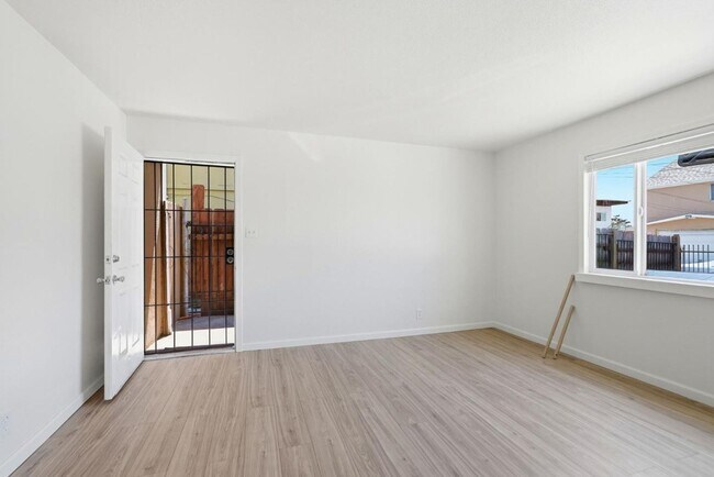 Building Photo - 1redou
