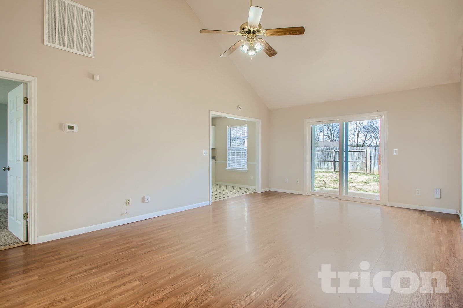 Building Photo - 128 Royal Garden Dr