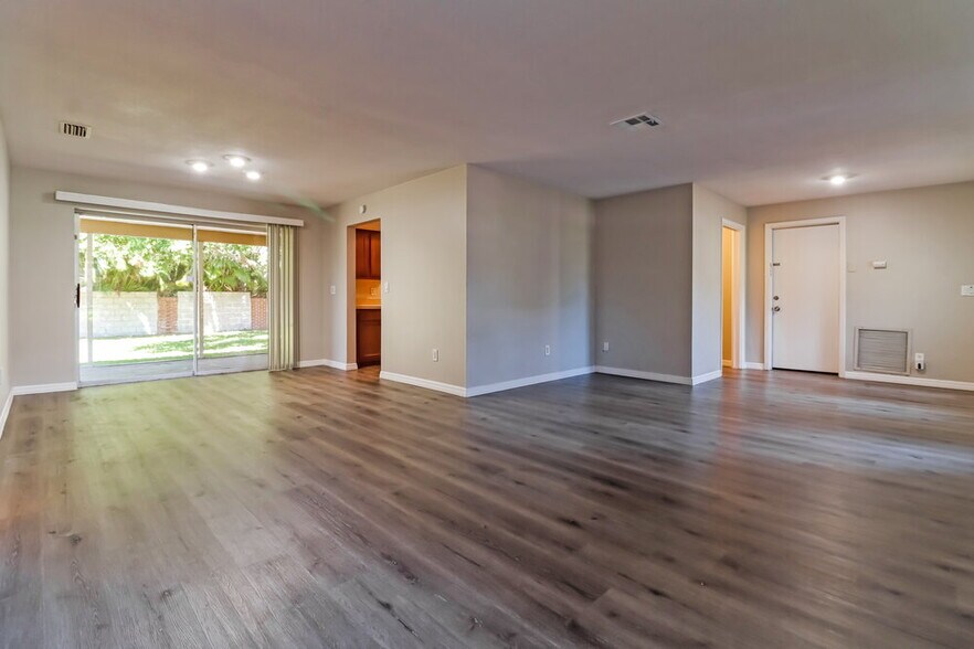 Building Photo - 2859 60th Ave S