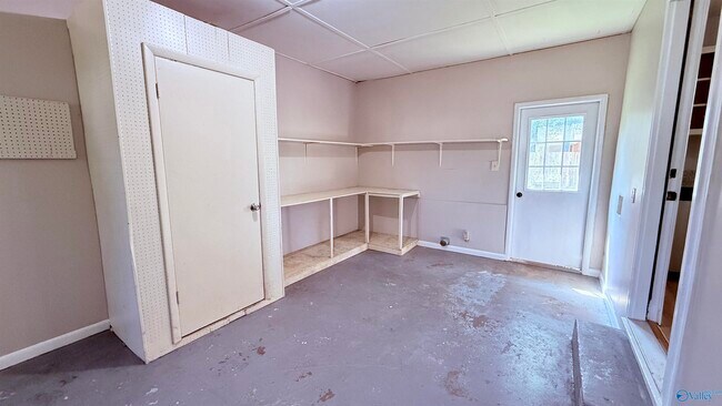 Building Photo - 105 Superior Ave SE