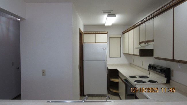 Building Photo - 2 Bed 2 Bath with Lake View