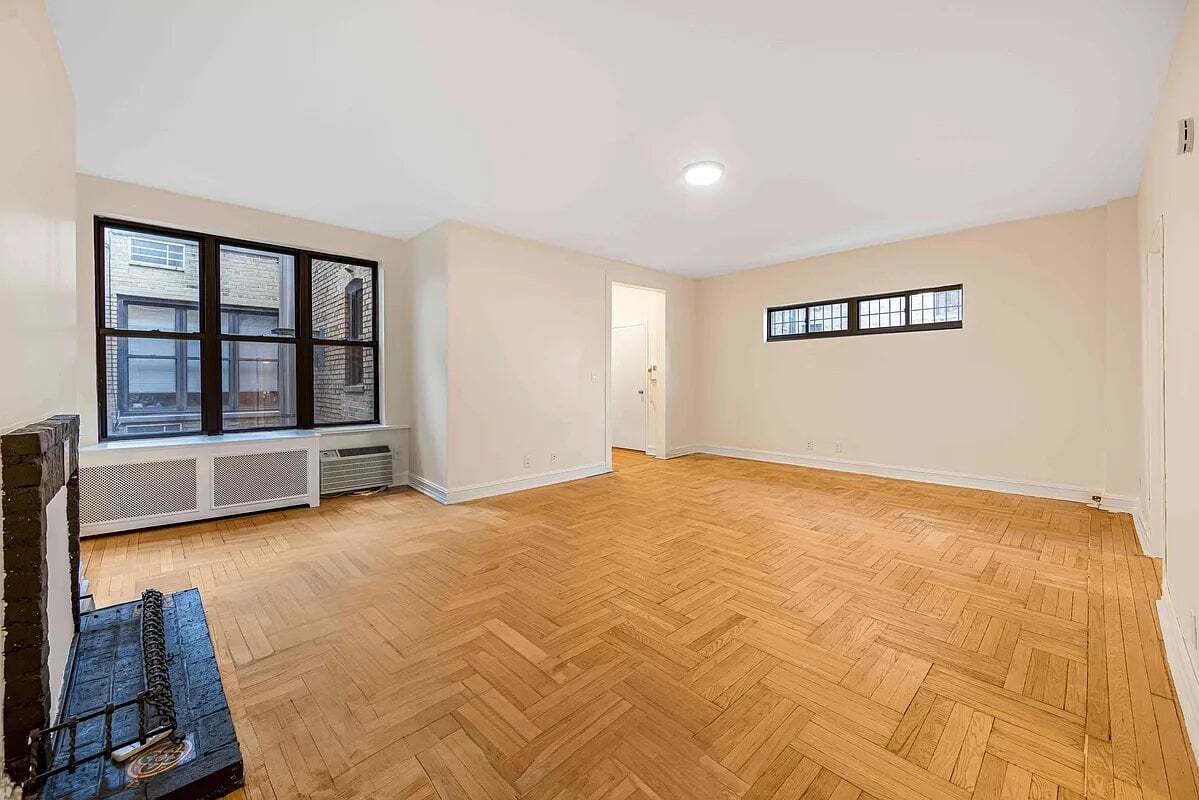 Building Photo - 107 E 63rd St