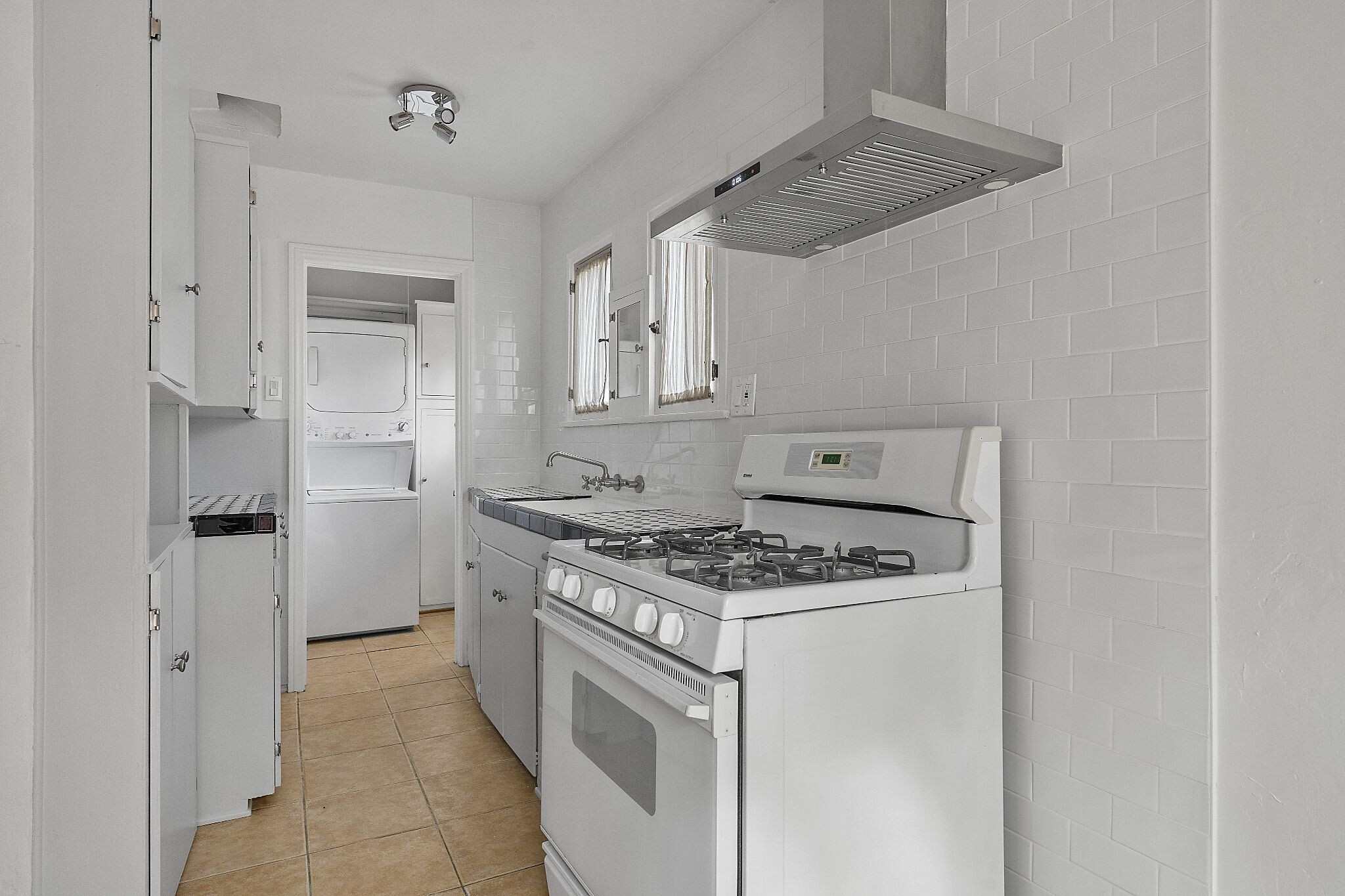 Building Photo - 4044 Huron Ave