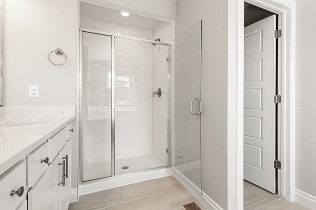 Building Photo - Beautiful Home in Commerce City!