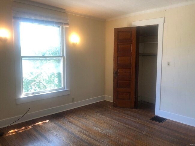 Building Photo - 423 S Fess Ave