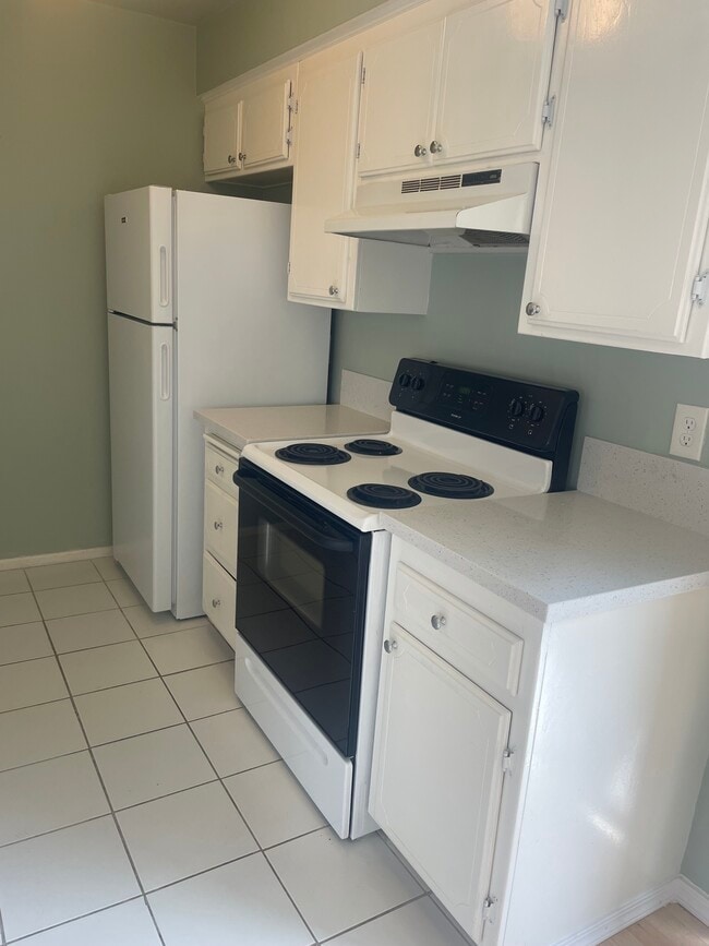 kitchen - 3741 Westwodl blvd