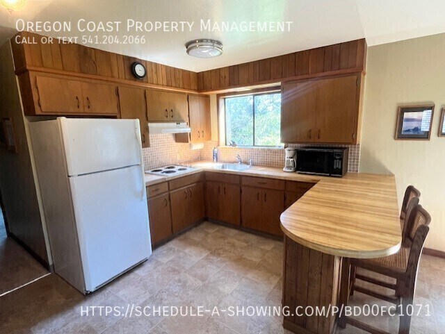 Building Photo - 32300 Cape Kiwanda Dr