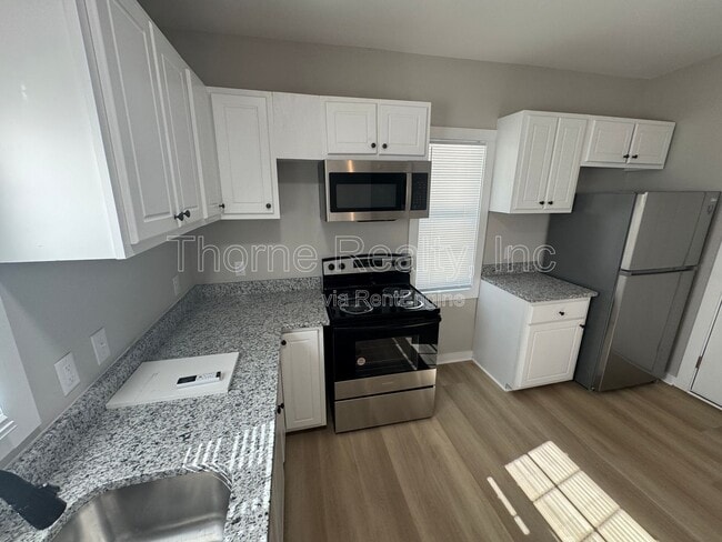 Building Photo - 817 Belleview Ave