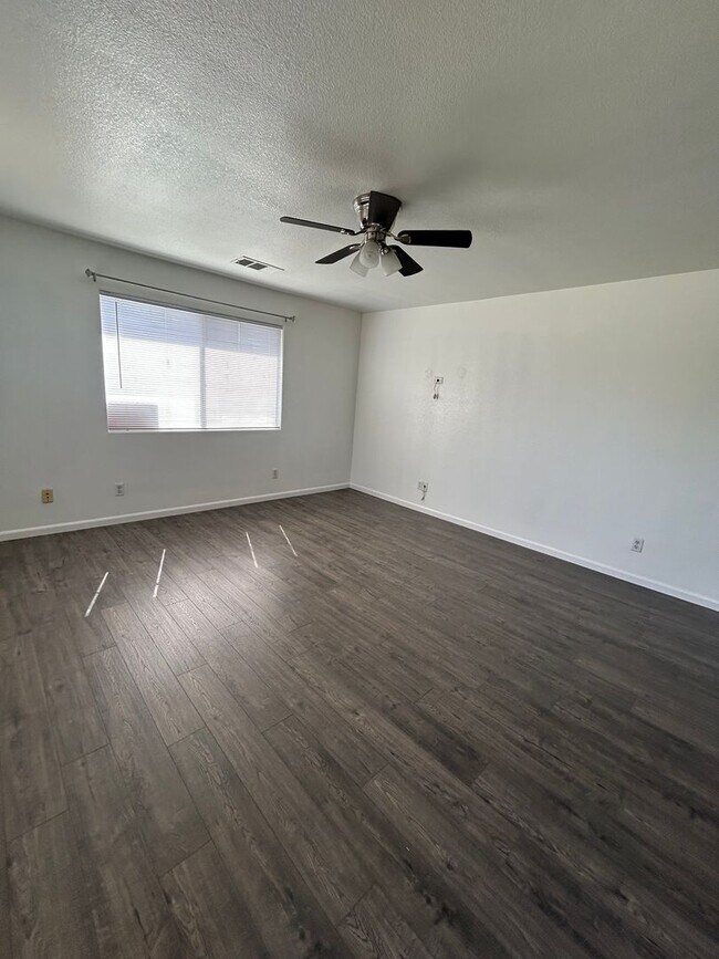 Building Photo - 1748-1750 Garden