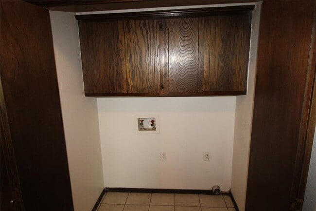 Building Photo - 904 Aspen Ct