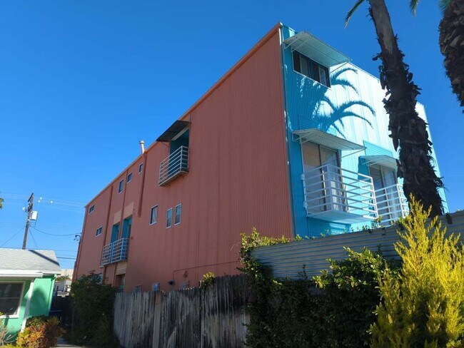 Building Photo - 915 Broadway St