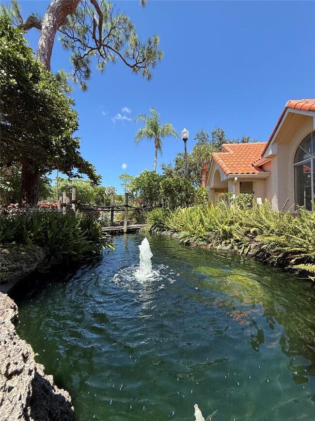 Building Photo - 3450 Pinewalk Dr N