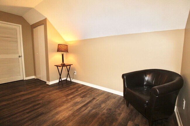 Building Photo - 1342 Hunters Rd