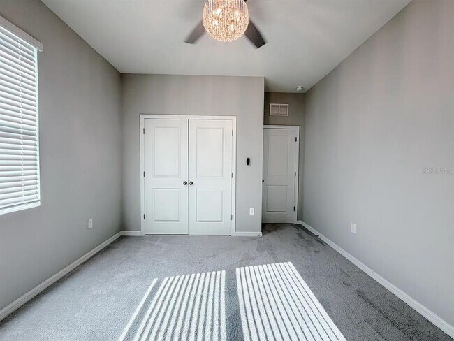 Building Photo - 535 SE 66th Terrace