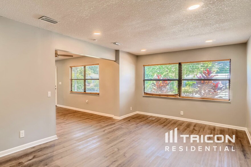 Building Photo - 348 Barbara Cir