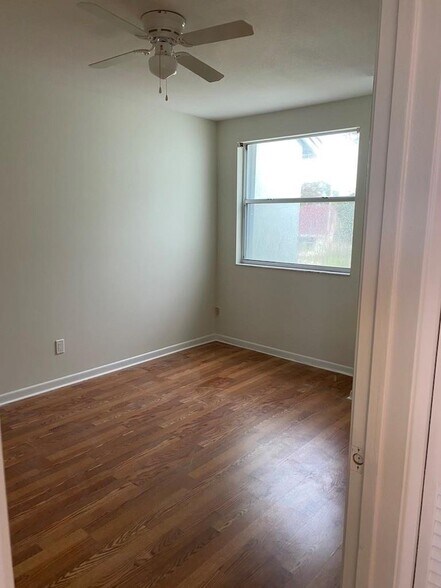 Building Photo - 4810 Grapevine Way
