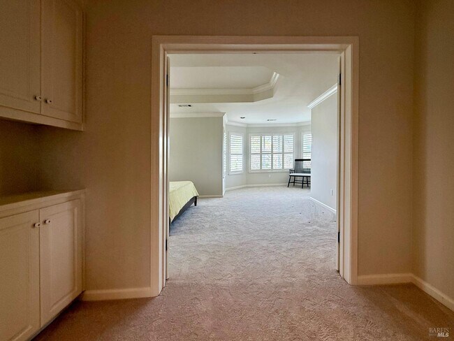 Building Photo - 1876 Heritage Way