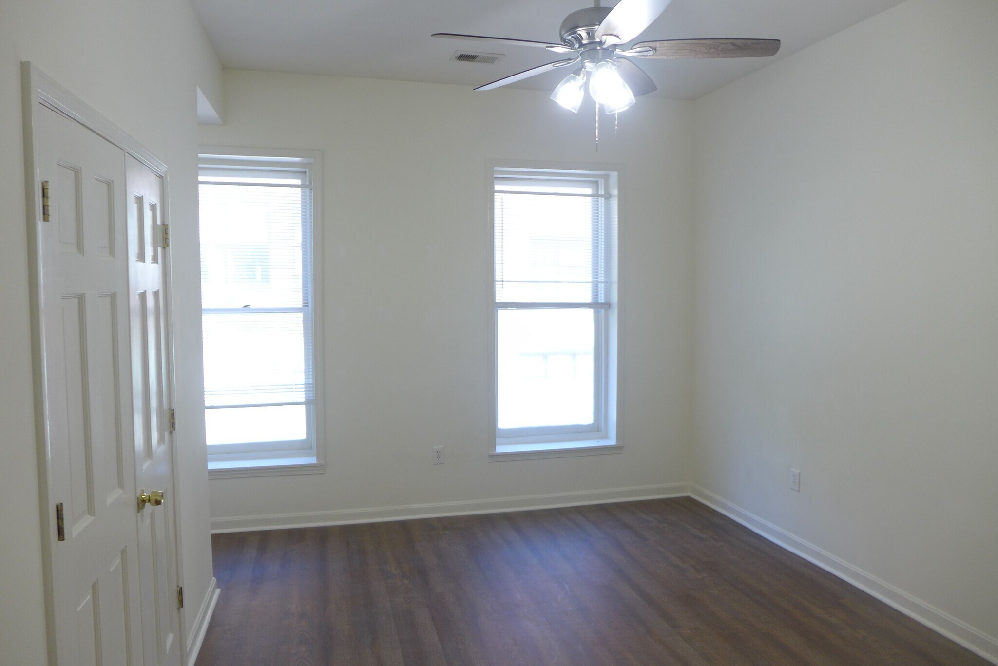 Building Photo - 326 Park Ave