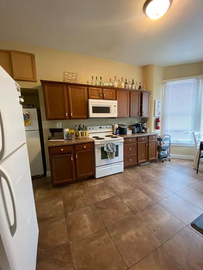 Building Photo - $4,800 | 8 Bedroom, 2 Bathroom Single Family Home | No Pets* | Available for August 1st, 2026 Mov...