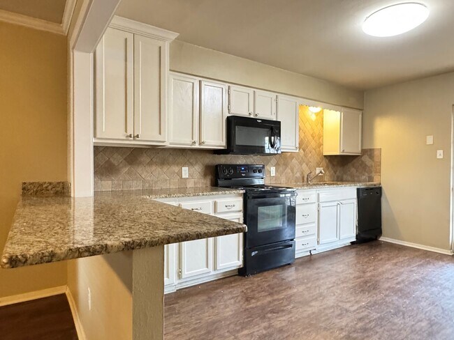 Building Photo - 8414 Cambridge Rd