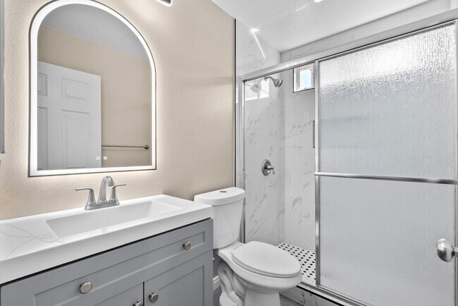 Building Photo - 9447 Hendrix Ln