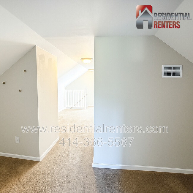 Building Photo - 2009 S 68th St