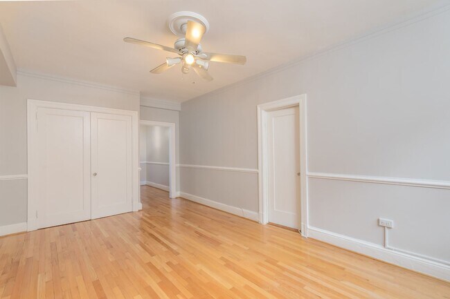 Building Photo - Charming Logan Circle Condo | Studio | 1 Bath | 450 Sf