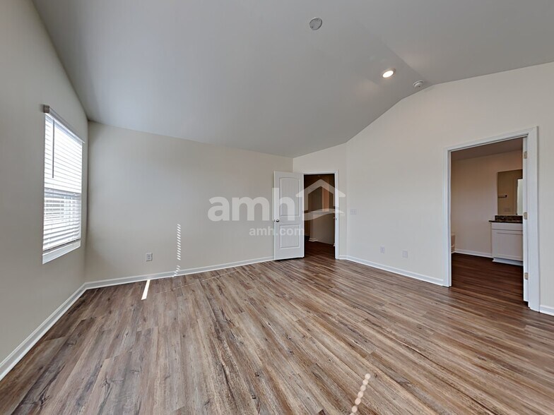 Building Photo - 1337 John Swann St