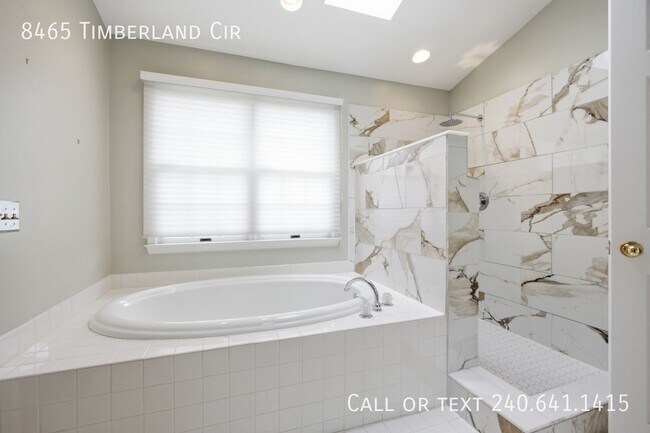 Building Photo - 8465 Timberland Cir
