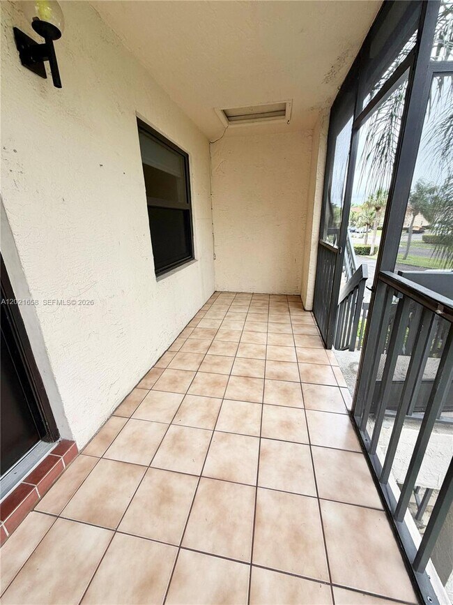 Building Photo - 7137 Golf Colony Ct