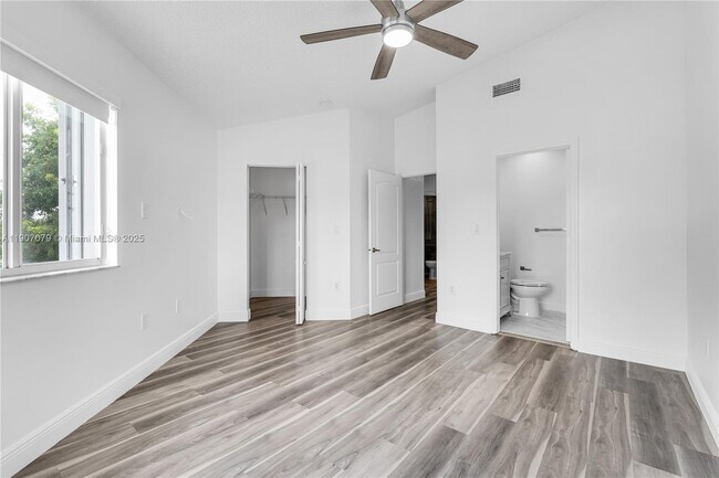 Building Photo - 14308 SW 120th Ct