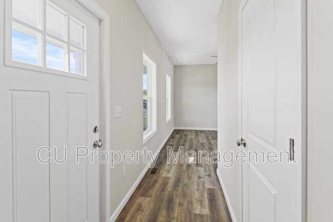 Building Photo - 1316 S Smith Rd