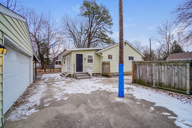 Building Photo - 3622 Washburn St