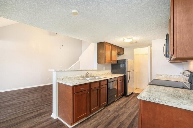 Building Photo - 12145 Armenia Gables Cir