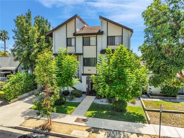 Building Photo - 640 Ivy St