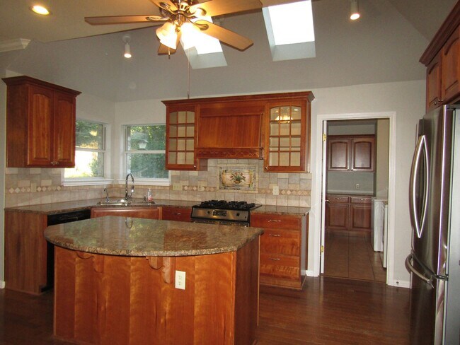 Building Photo - 10602 Cranford Ct