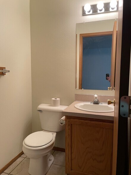 Downstairs 1/2 Bath - 3600 Fairbanks Ave