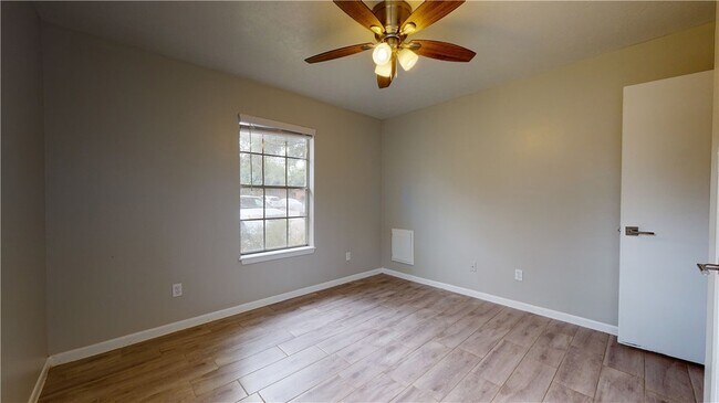 Building Photo - 3923 Olive St