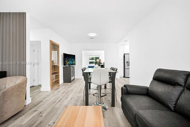 Building Photo - 876 NE 81st St