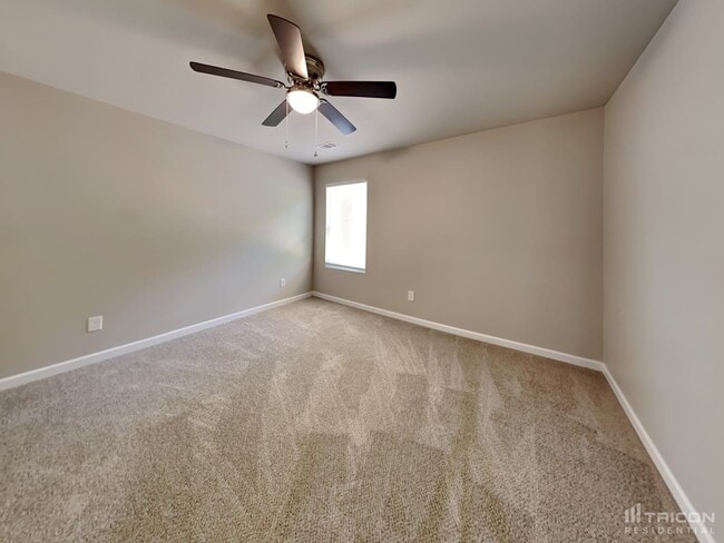 Building Photo - 115 Glenview Dr