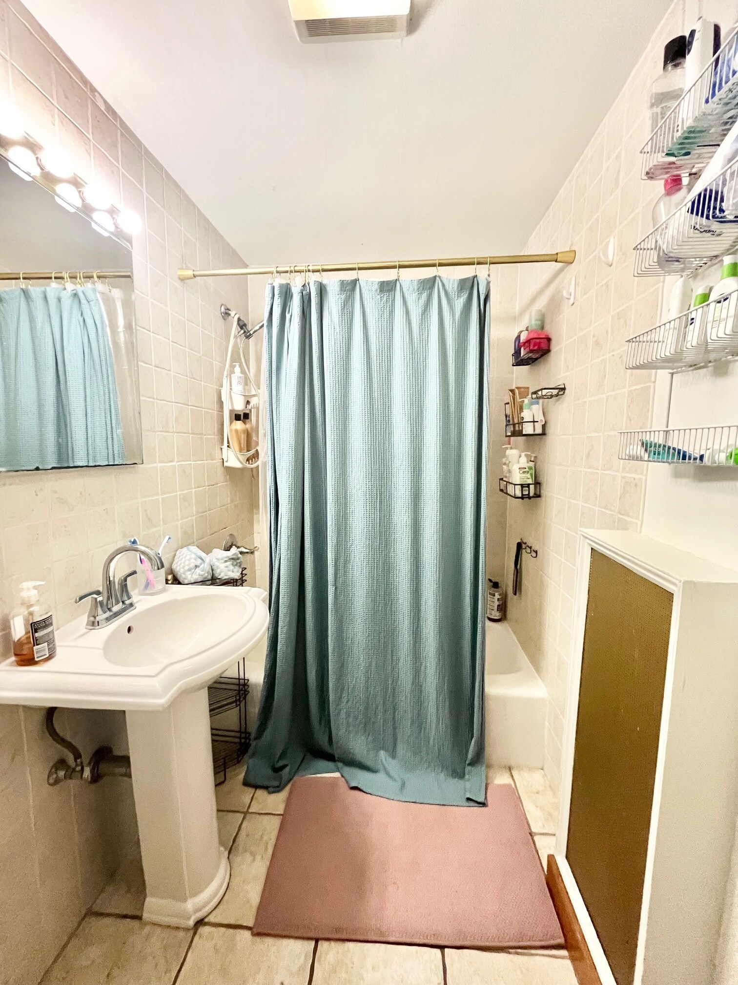 Building Photo - 202 Calumet St