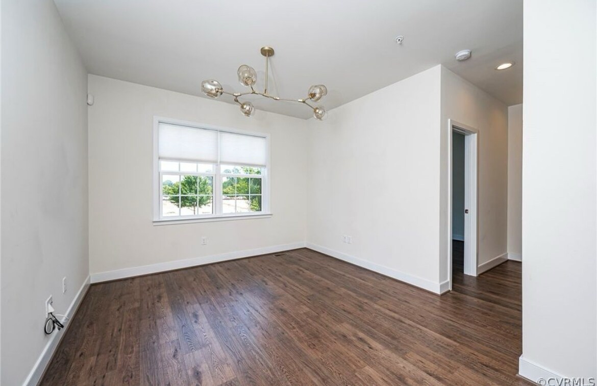 Loft style living space on 2nd floor - 2008 Libbie Lake West St