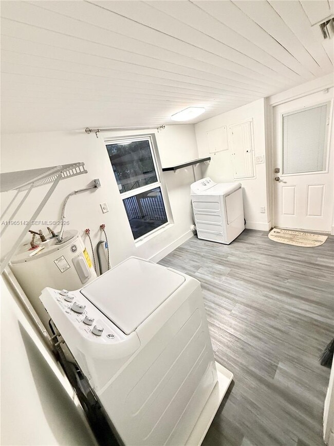 Building Photo - 1621 SW 117th Ave