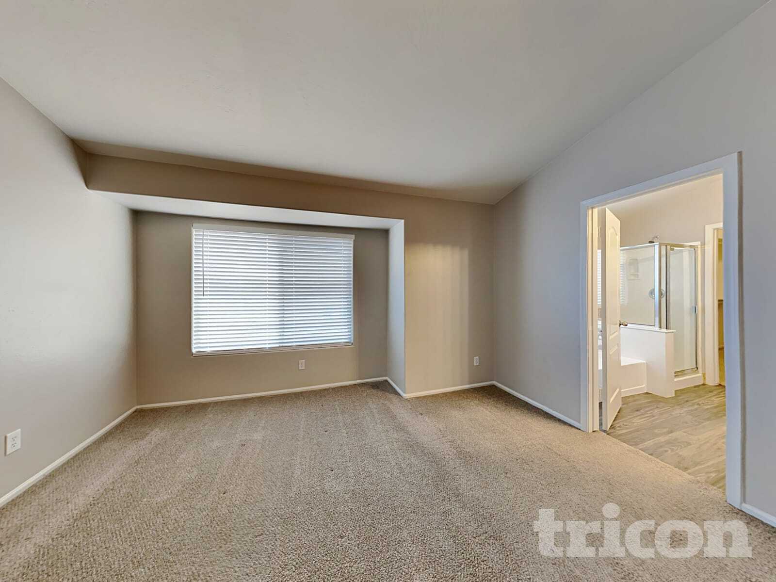 Building Photo - 8738 W Golden Ln