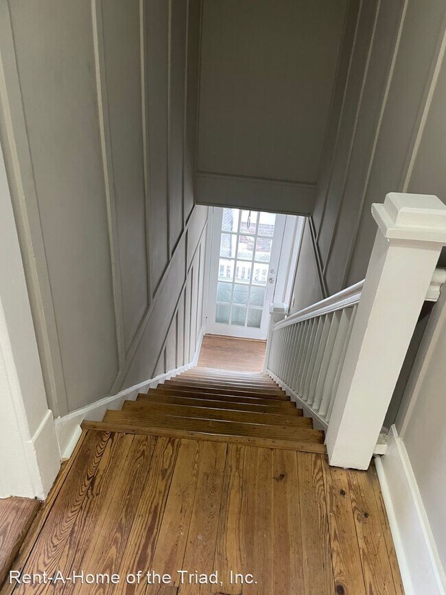 Building Photo - 2 br, 1 bath House - 322 A  S Tate Street ...