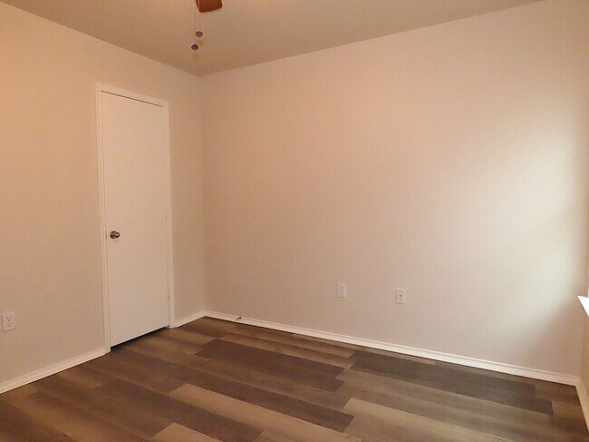 Building Photo - Beautiful 3 Bedroom, 2 Bath Home in Flint!