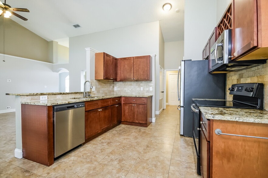 Building Photo - 2428 Timothy Ln