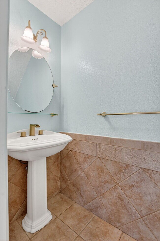 Building Photo - 6671 Via Regina