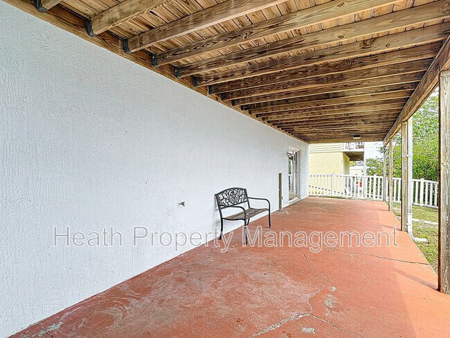 Building Photo - 13918 Raie Ave