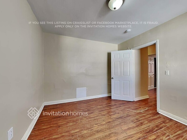 Building Photo - 523 W 102nd St